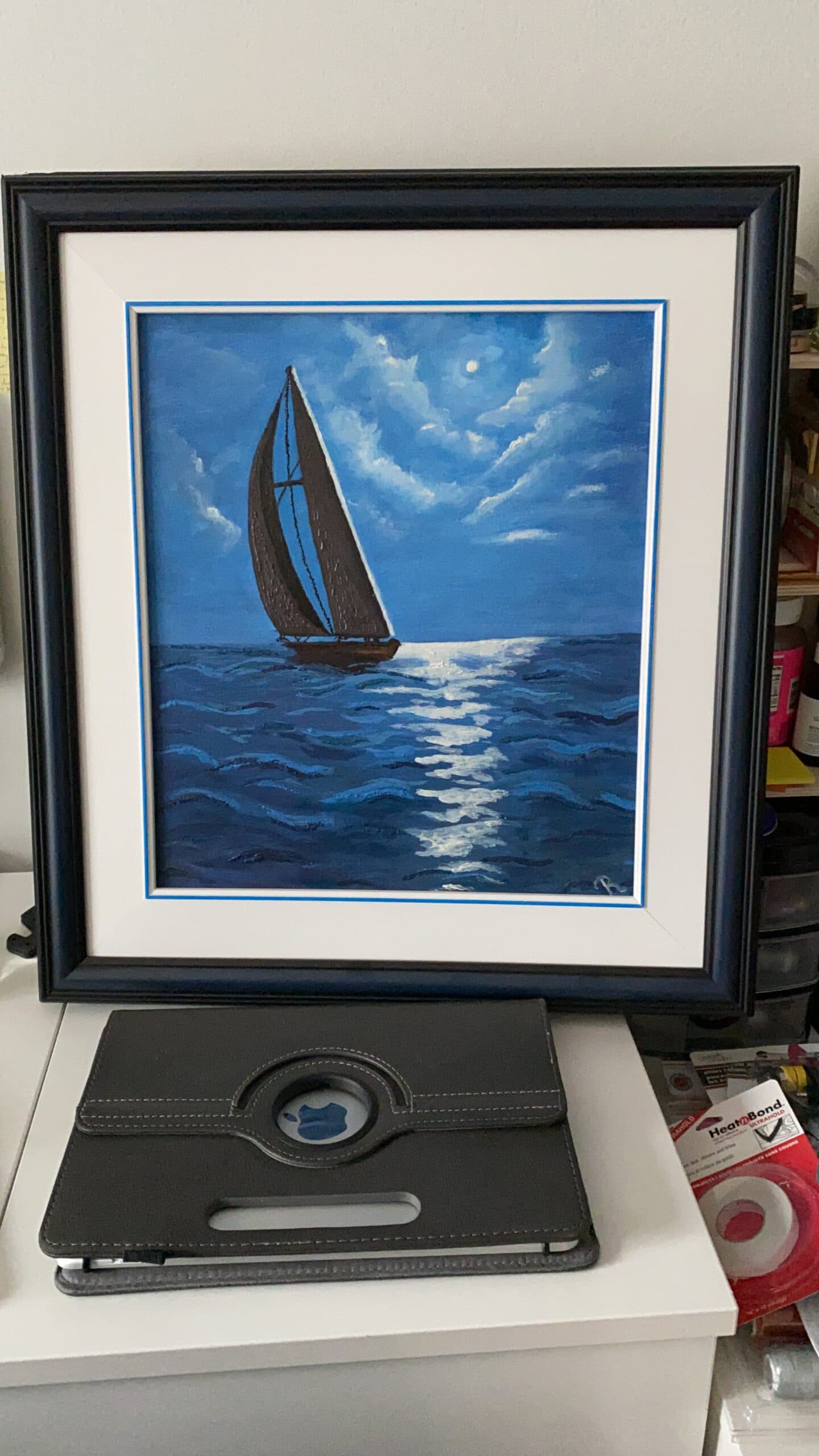 Voile sous la lune