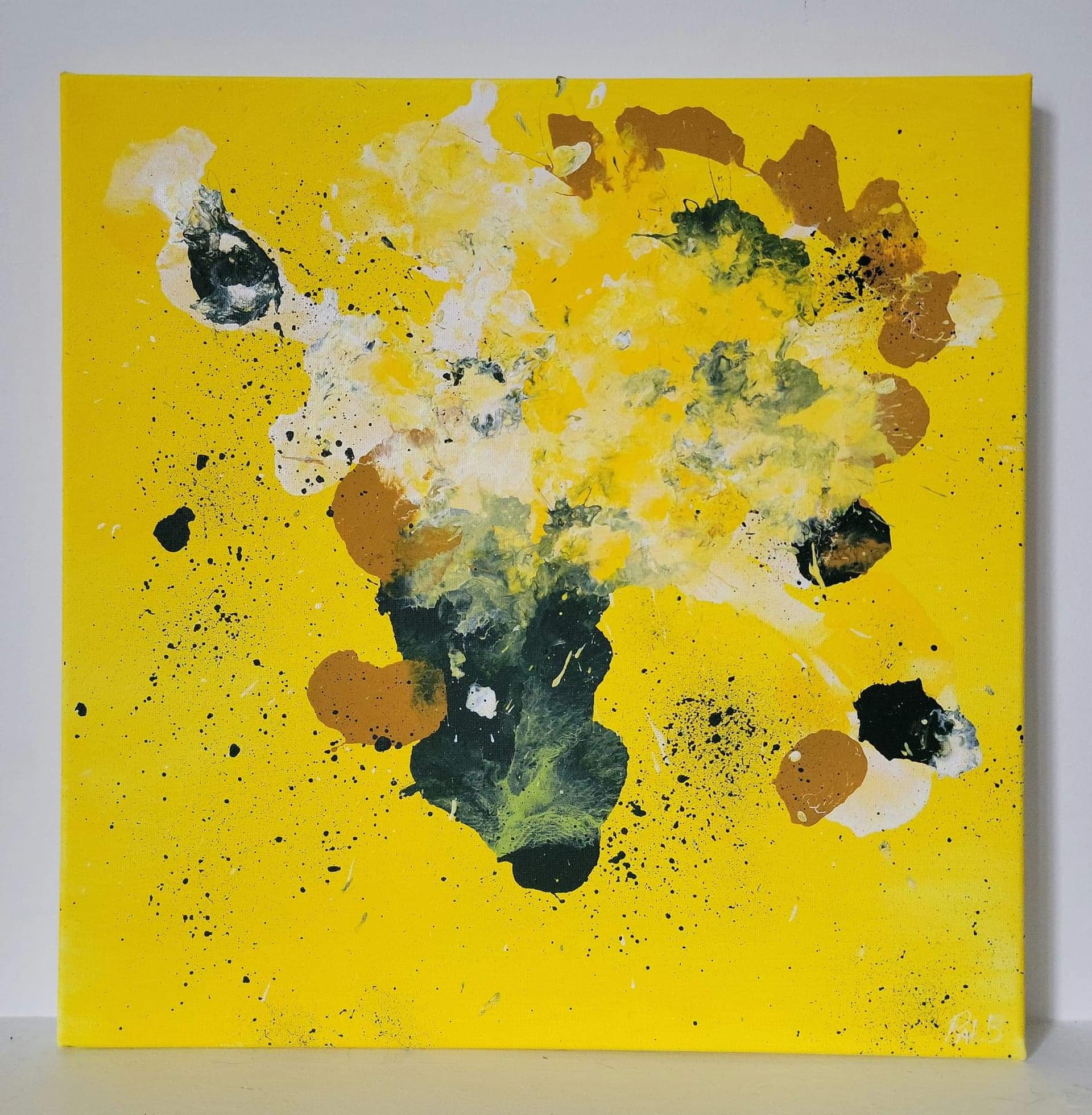 Artist-Jaune Tacheté