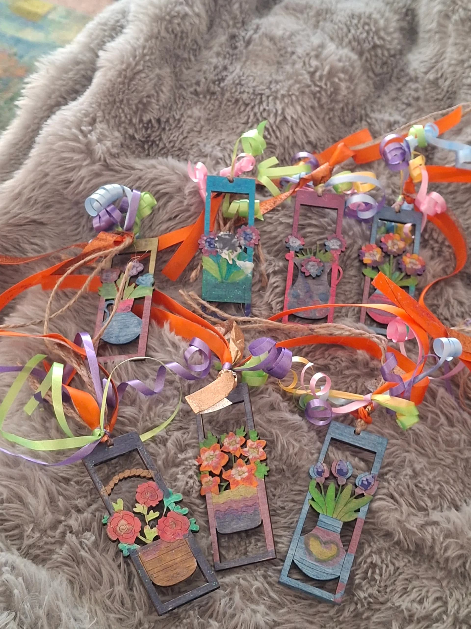 Artist-Flower themed book marks