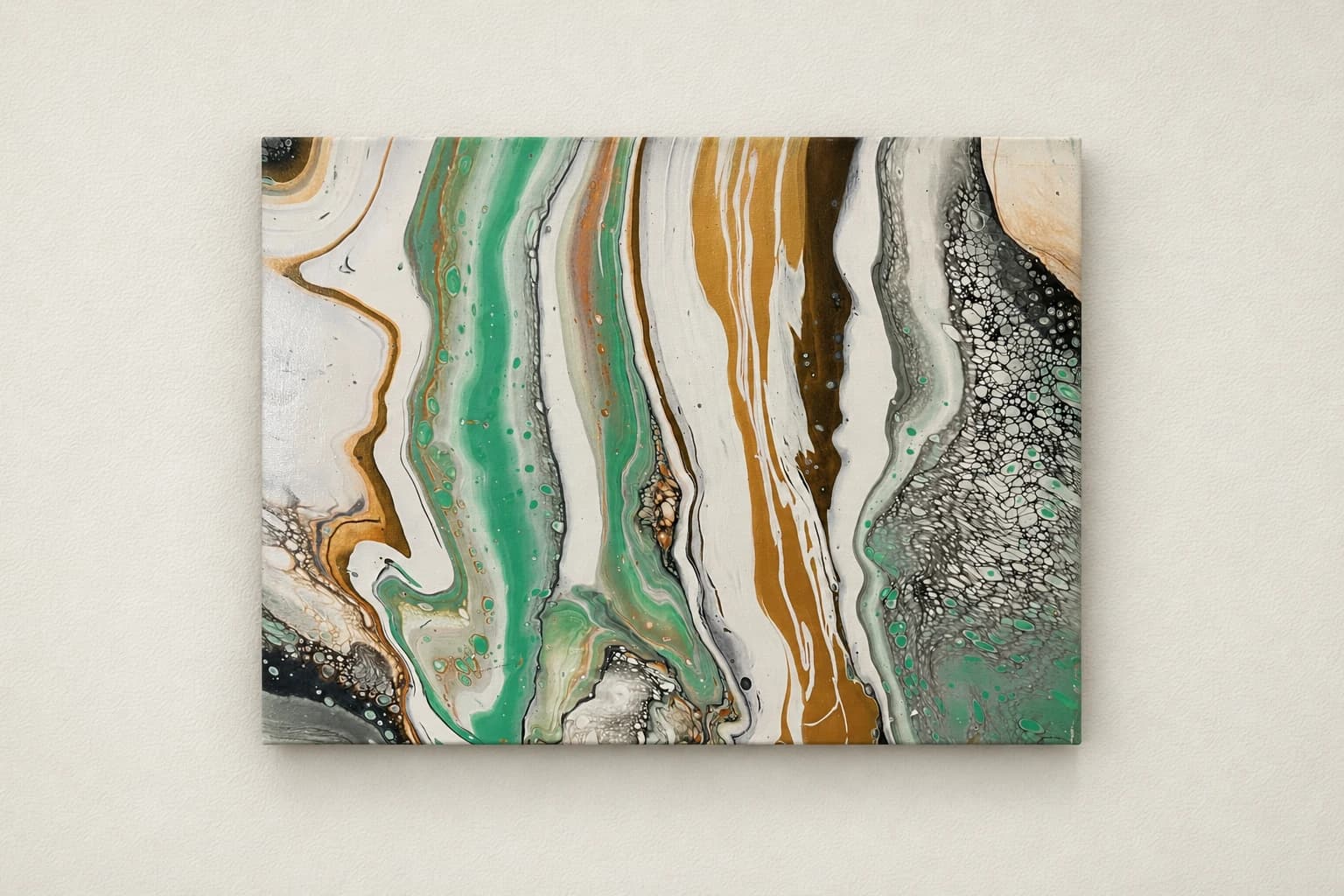 Intertwining Organic Forms