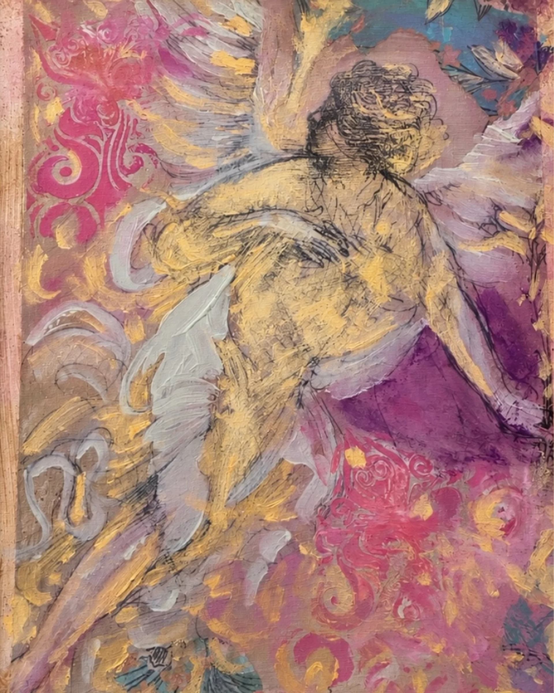 Figure ailée et motifs floraux
