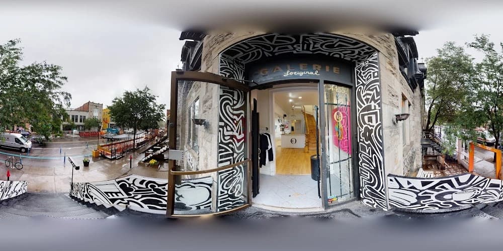Vieux-Port entrance, custom mural facade
