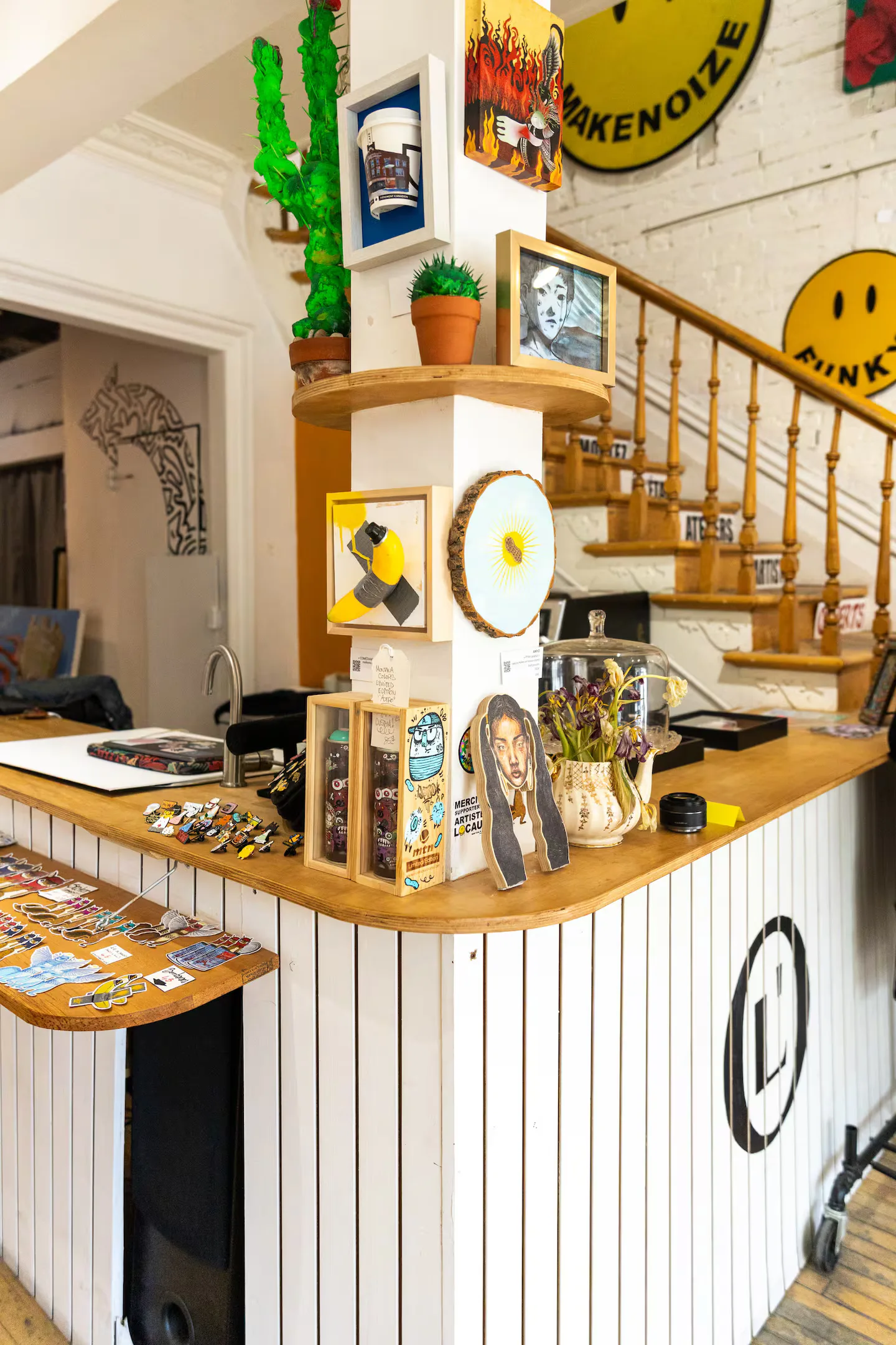The wooden welcome counter