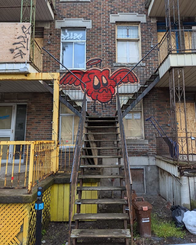 Lost Claws in Mile End