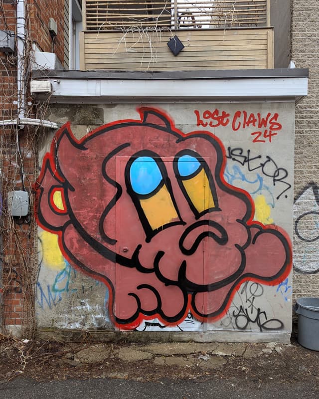 Lost Claws in a Plateau alley