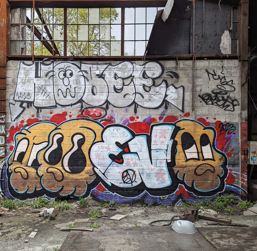 Lost Claws and Evism in an abandoned building, with Hob above
