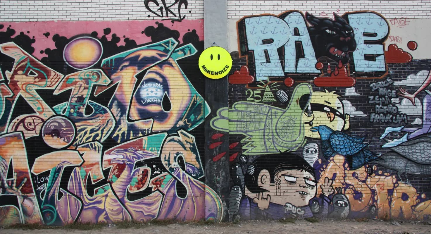 Stencilled Smiley on board by Makenoize