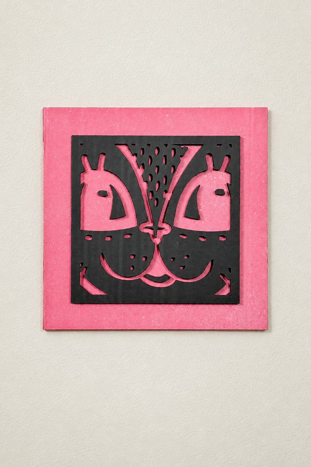 Chat Carré Carton Laser Noir/Rose