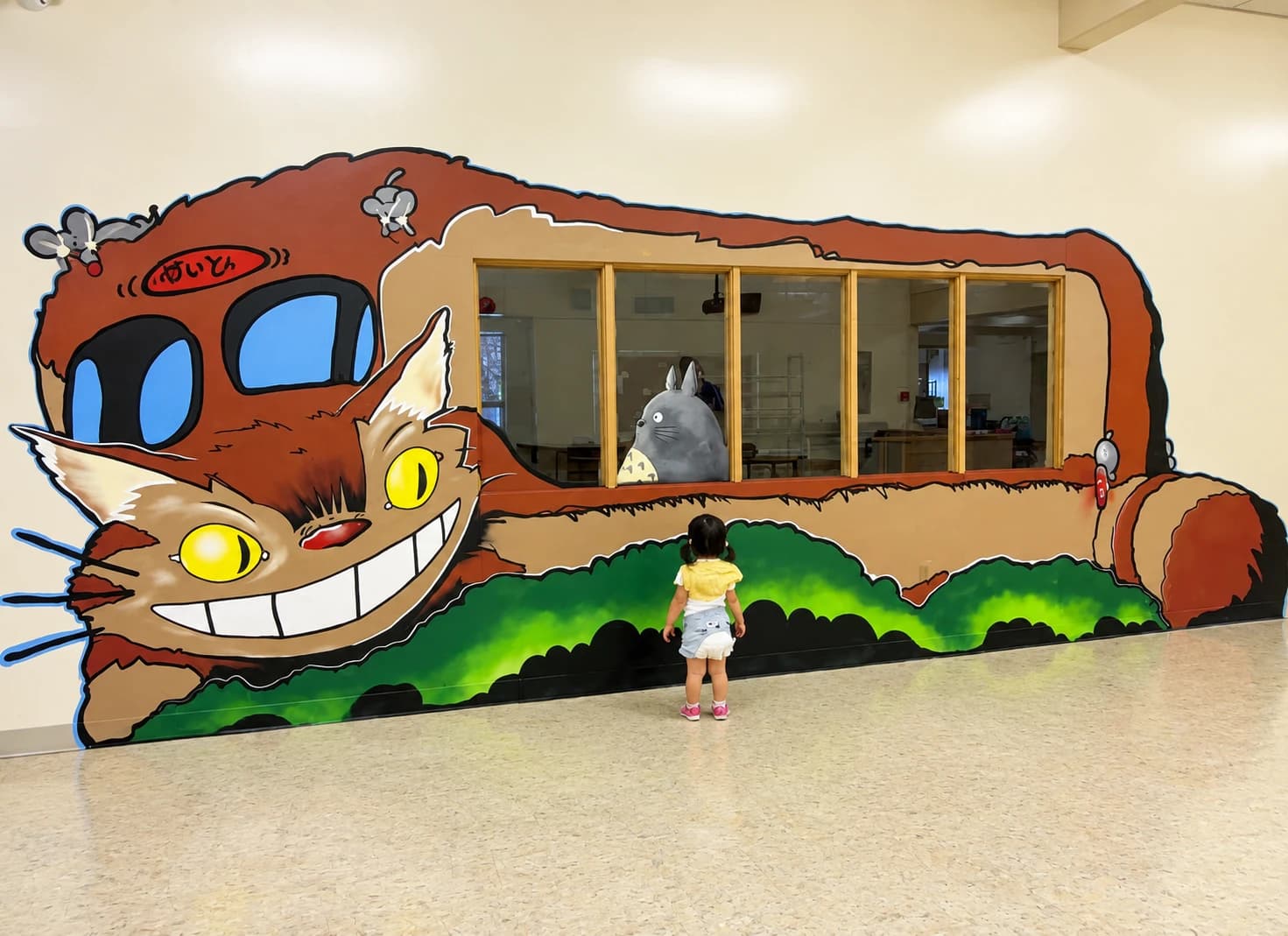 Artist-Totoro bus