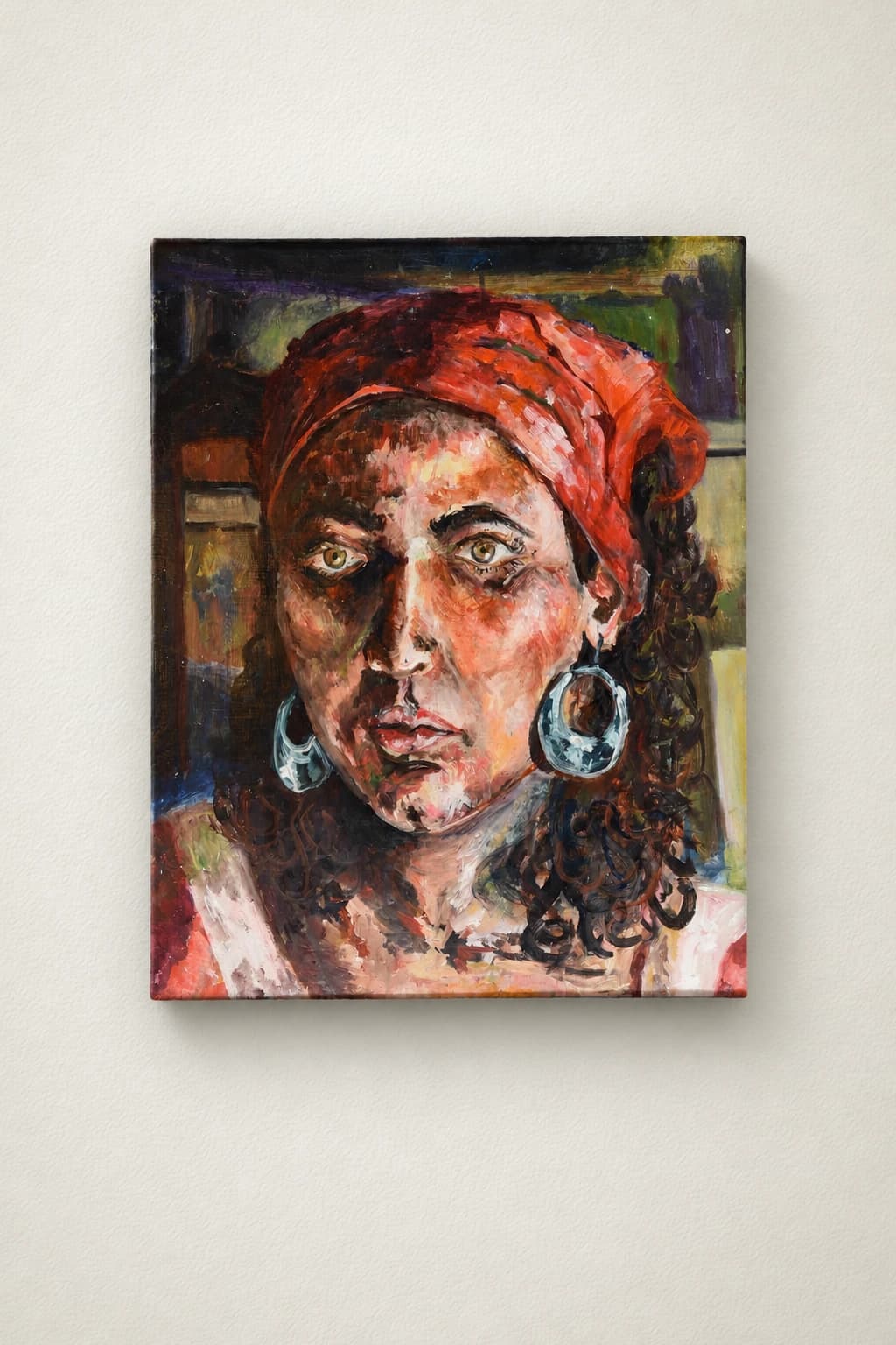 Portrait à foulard rouge