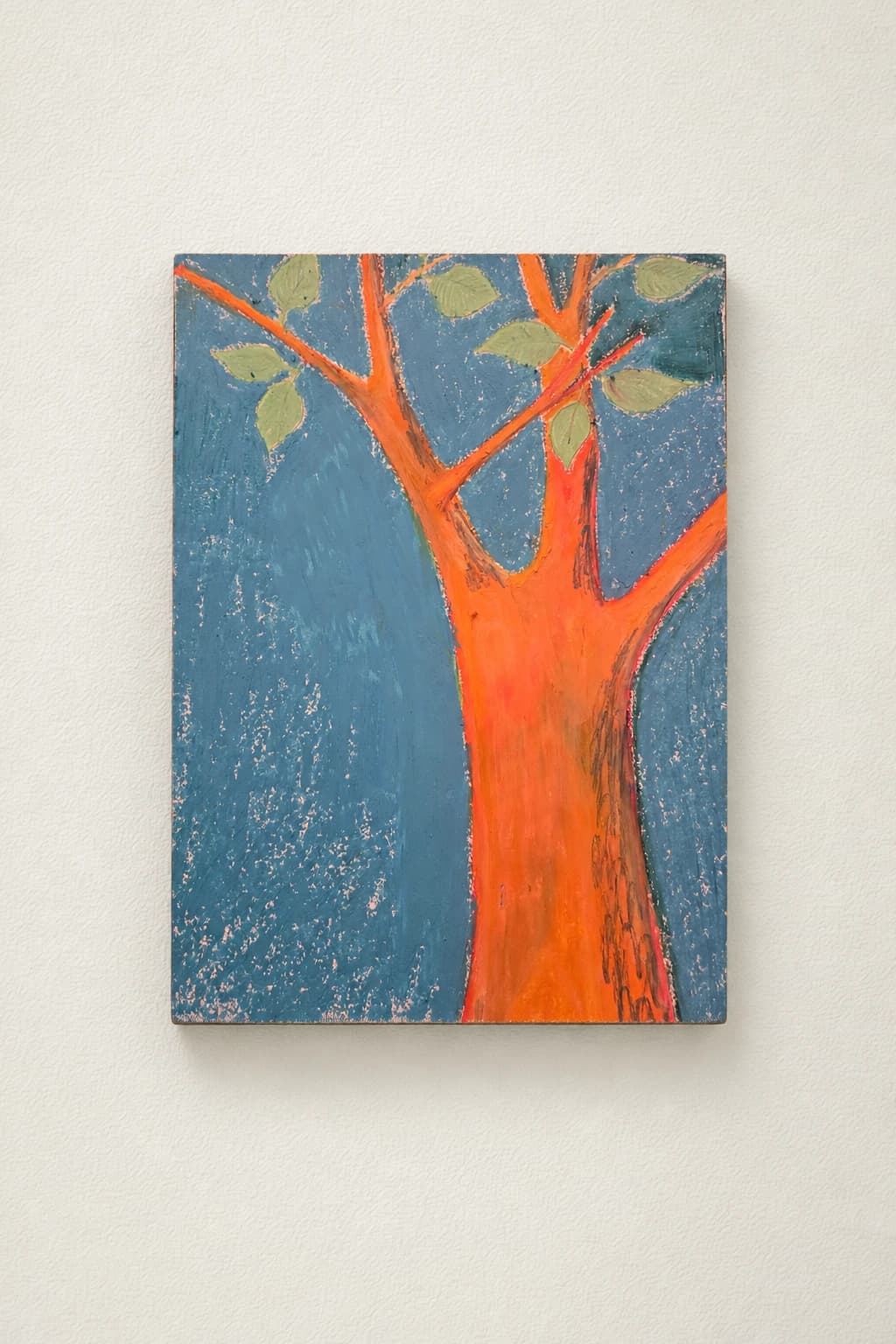 Arbre stylisé aux couleurs vives