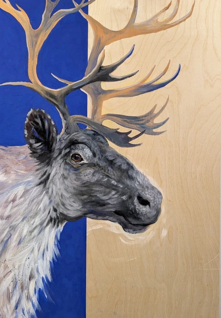 Profil de caribou sur bois