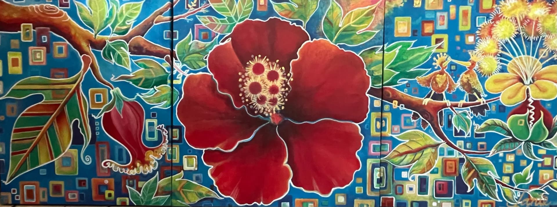 Fleur rouge et oiseaux